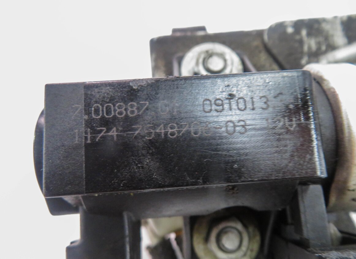 Thumbnail 7: 2009 BMW 750i (F01) 4.4L N63 ENGINE - TURBOCHARGER PRESSURE CONVERTER SET-2