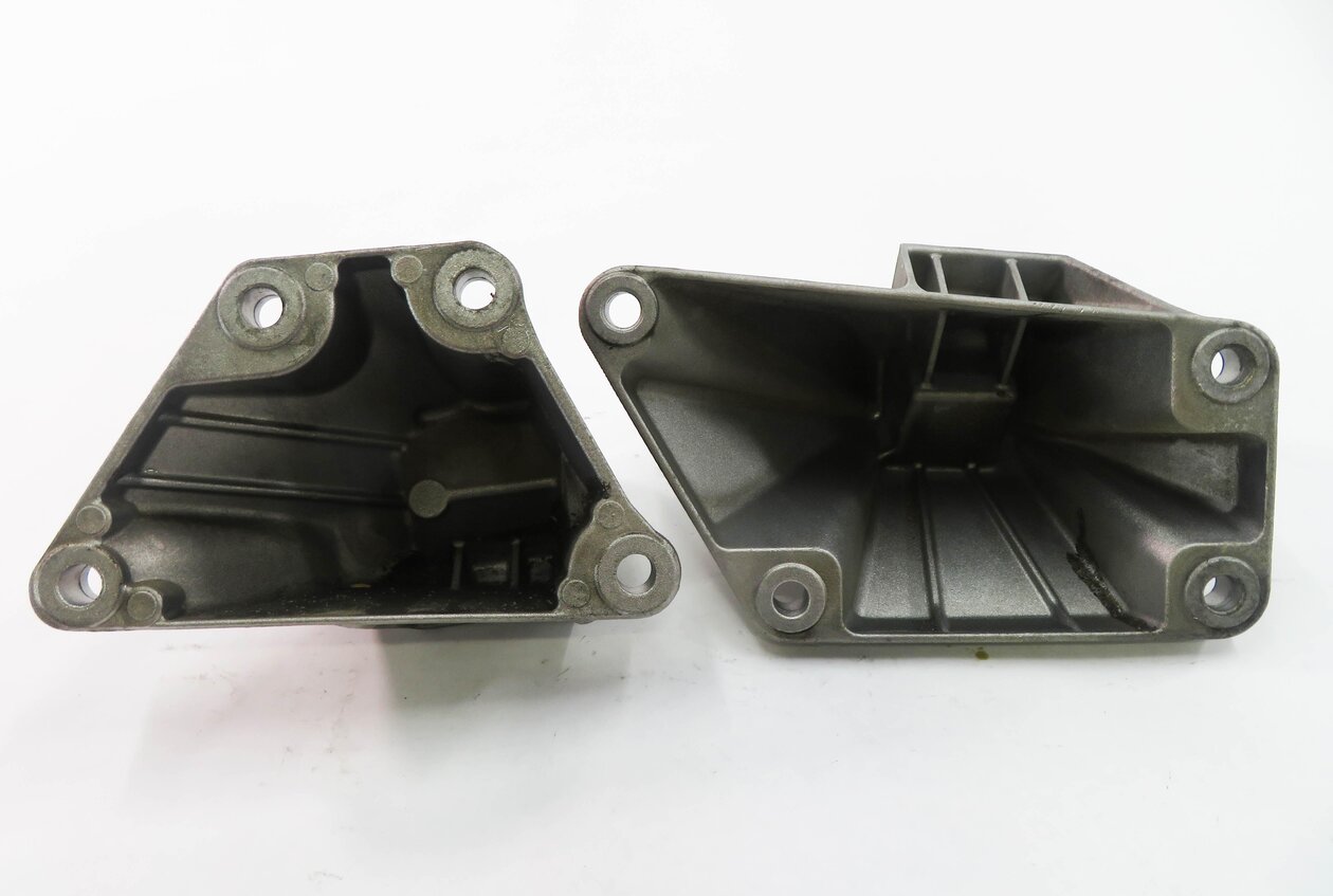 Thumbnail 5: 2009 BMW 750i (F01) 4.4L N63 V8 MOTOR - LEFT & RIGHT ENGINE MOUNT BRACKET SET-2
