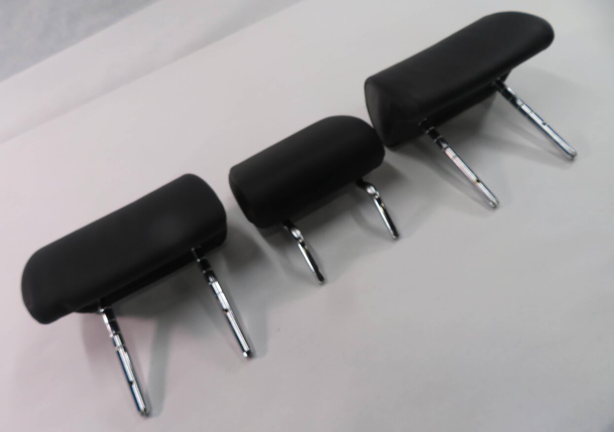 2009 BMW 750i (F01) REAR SEAT HEADREST SET-3 (BLACK LEATHER)