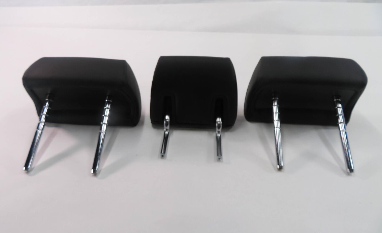 Thumbnail 7: 2009 BMW 750i (F01) REAR SEAT HEADREST SET-3 (BLACK LEATHER)