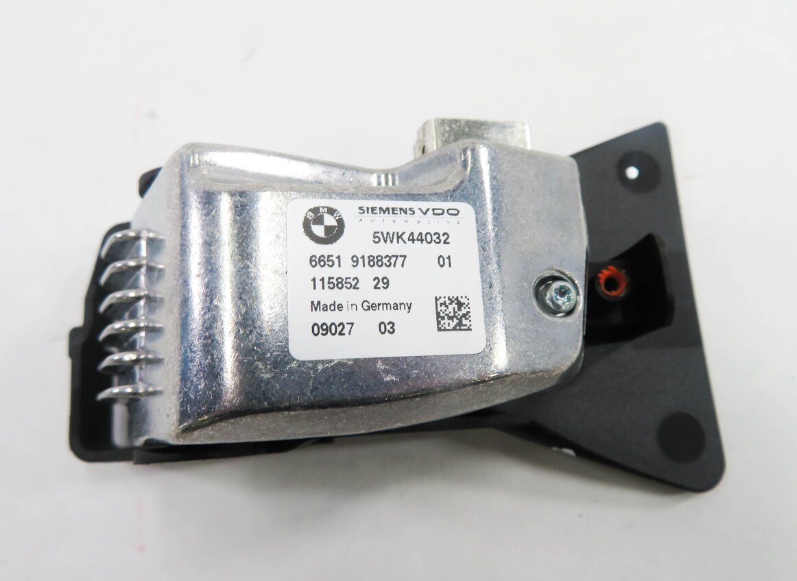 Thumbnail 7: 2009-2012 BMW 740i 750i 760i B7 X6 (F01 E71) LANE DEPARTURE WARNING CAMERA