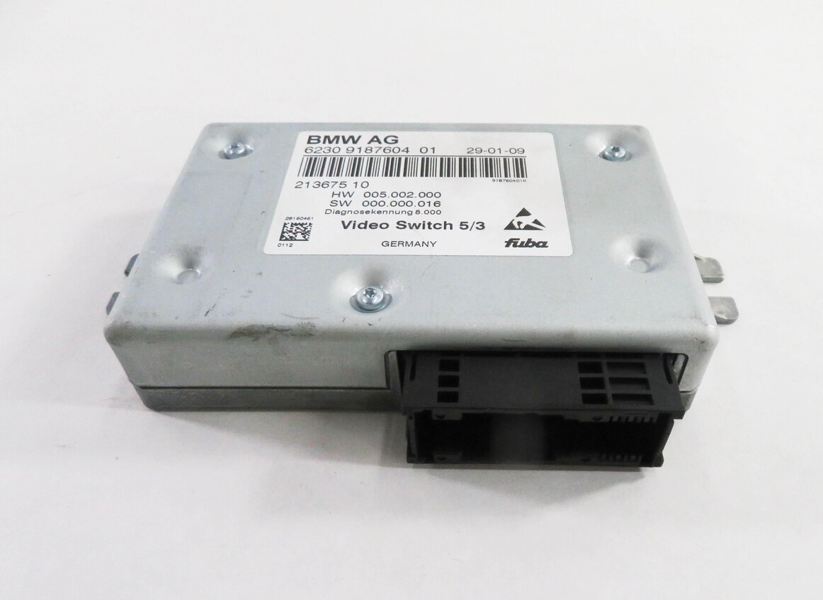 Thumbnail 2: 2009 BMW 750i (F01) REAR ENTERTAINMENT SYSTEM VIDEO SWITCH CONTROL MODULE