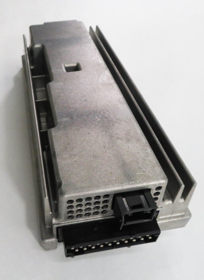 Thumbnail 4: 2009 BMW 750i (F01) RADIO STEREO AUDIO AMP AMPLIFIER