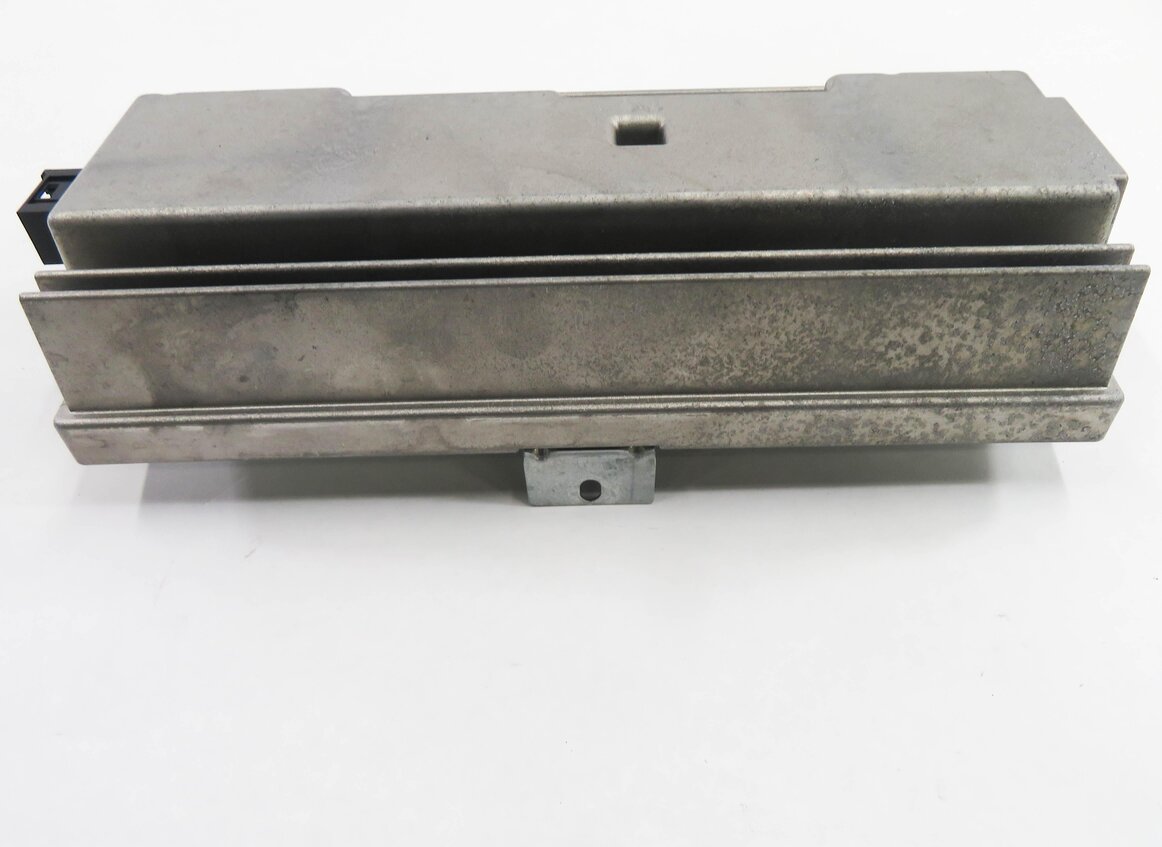 Thumbnail 5: 2009 BMW 750i (F01) RADIO STEREO AUDIO AMP AMPLIFIER