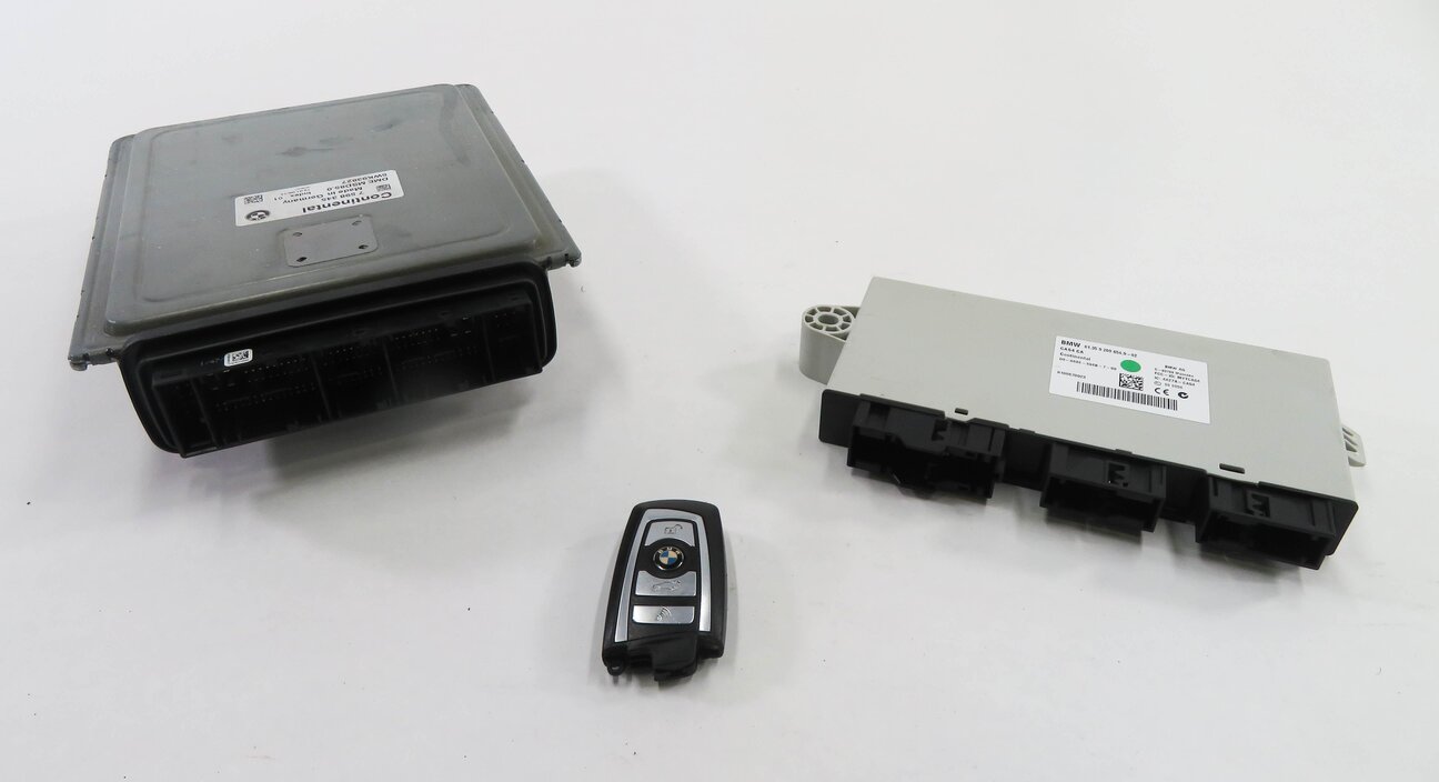 Thumbnail 2: 09-13 BMW 550i 650i 750i B7 (F01 F06 F10) 4.4L TURBO ENGINE CAS 4 MODULE KEY SET