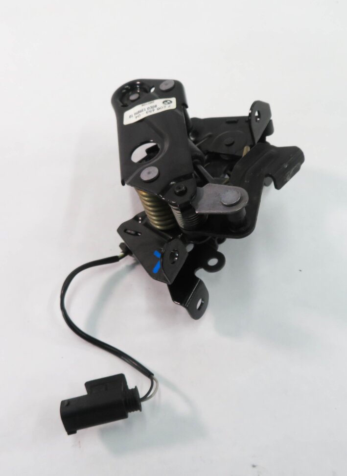 Thumbnail 6: 2009 BMW 750i (F01) LEFT FRONT DRIVER LOWER HOOD LOCK LATCH