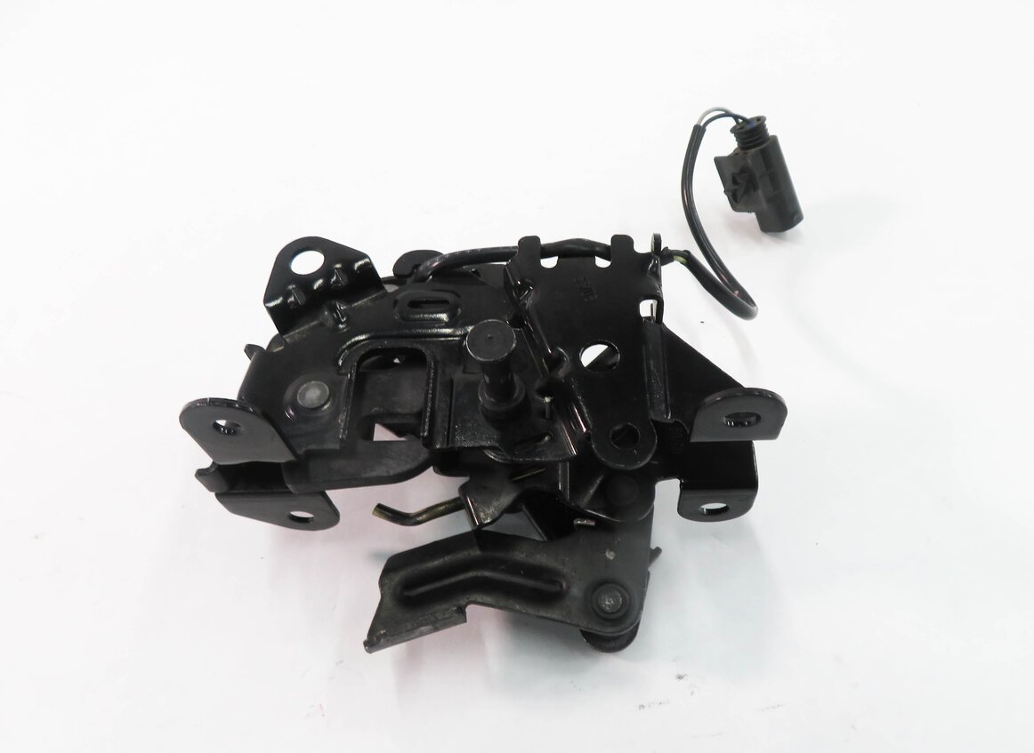 Thumbnail 7: 2009 BMW 750i (F01) LEFT FRONT DRIVER LOWER HOOD LOCK LATCH
