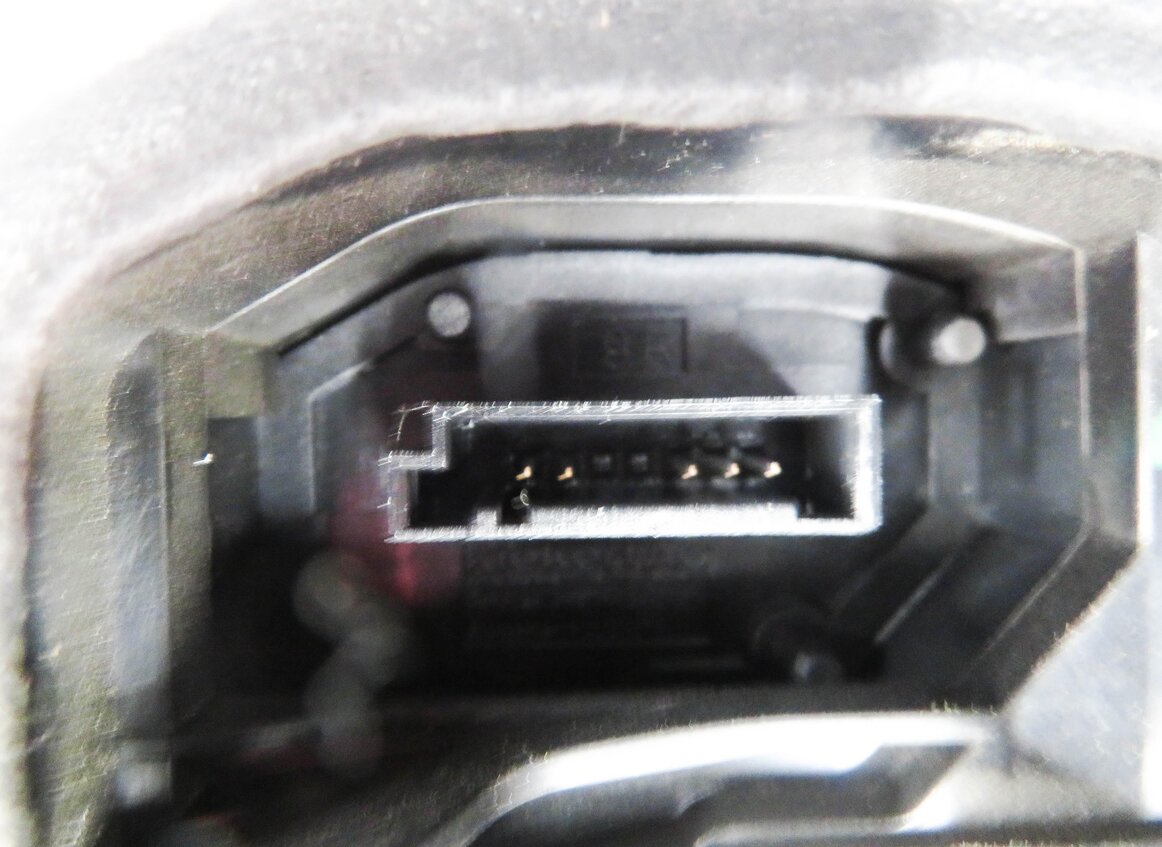 Thumbnail 10: 09-16 BMW 528i 535i 550i 740i 750i (F01 F10) RIGHT FRONT DOOR LATCH (SOFT CLOSE)
