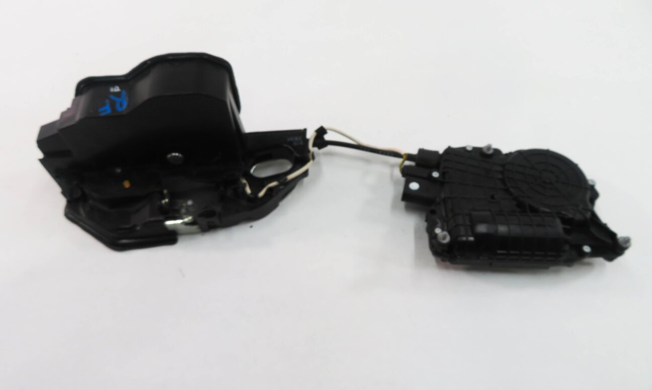 Thumbnail 3: 09-16 BMW 528i 535i 550i 740i 750i (F01 F10) RIGHT FRONT DOOR LATCH (SOFT CLOSE)