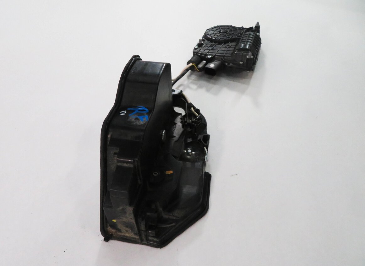 Thumbnail 4: 09-16 BMW 528i 535i 550i 740i 750i (F01 F10) RIGHT FRONT DOOR LATCH (SOFT CLOSE)