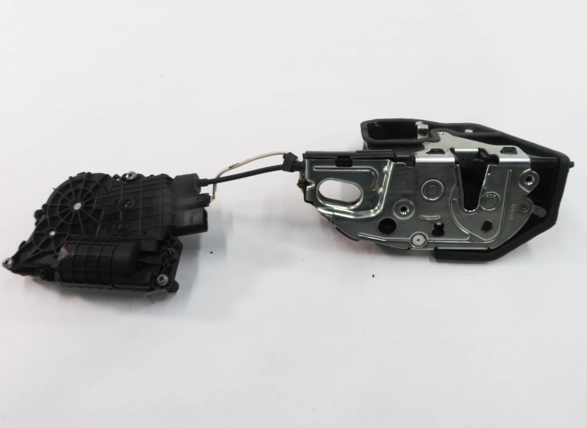 Thumbnail 8: 09-16 BMW 528i 535i 550i 740i 750i (F01 F10) RIGHT FRONT DOOR LATCH (SOFT CLOSE)