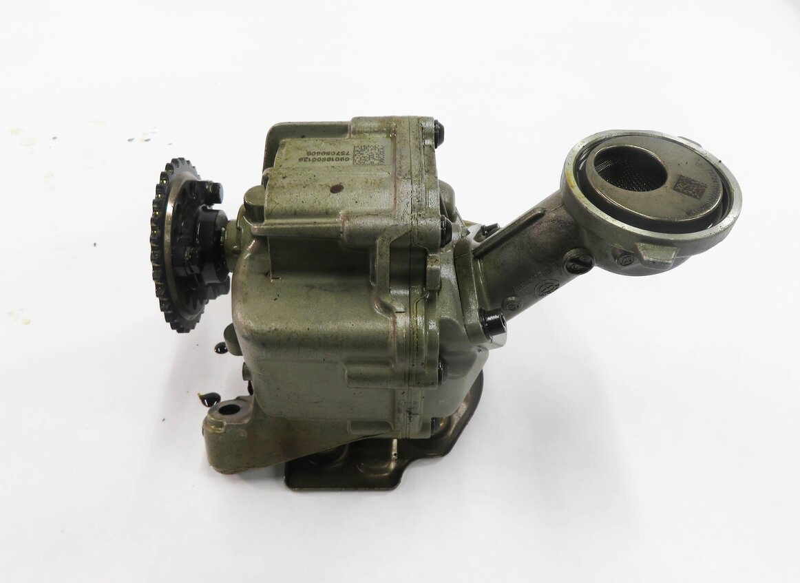 Thumbnail 2: 2009 BMW 750i (F01) 4.4L N63 TWIN TURBO V8 ENGINE - MOTOR OIL FLUID PUMP