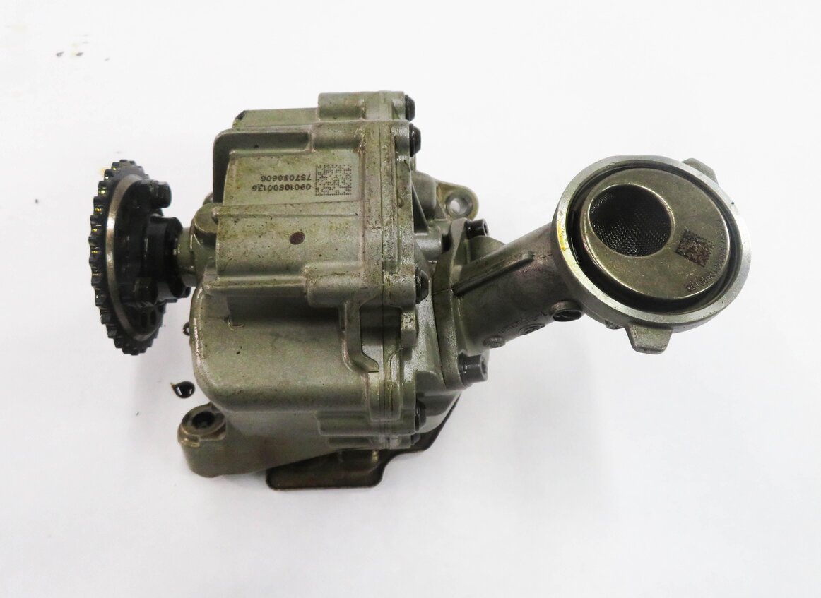 Thumbnail 3: 2009 BMW 750i (F01) 4.4L N63 TWIN TURBO V8 ENGINE - MOTOR OIL FLUID PUMP