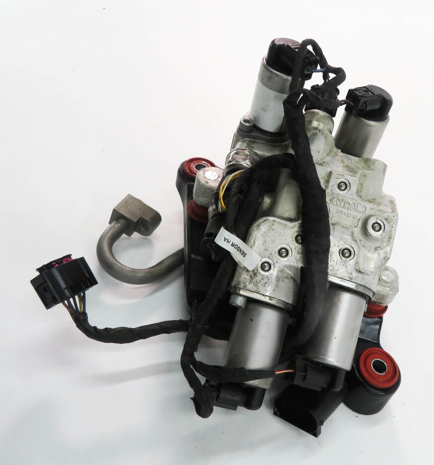 Thumbnail 3: 2009 BMW 750i (F01) DYNAMIC DRIVE SUSPENSION VALVE BLOCK