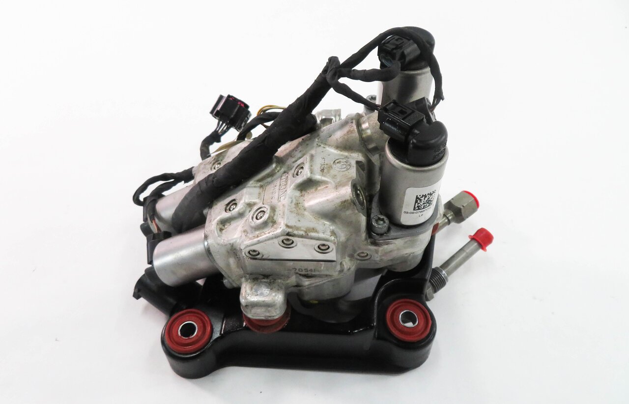 Thumbnail 5: 2009 BMW 750i (F01) DYNAMIC DRIVE SUSPENSION VALVE BLOCK