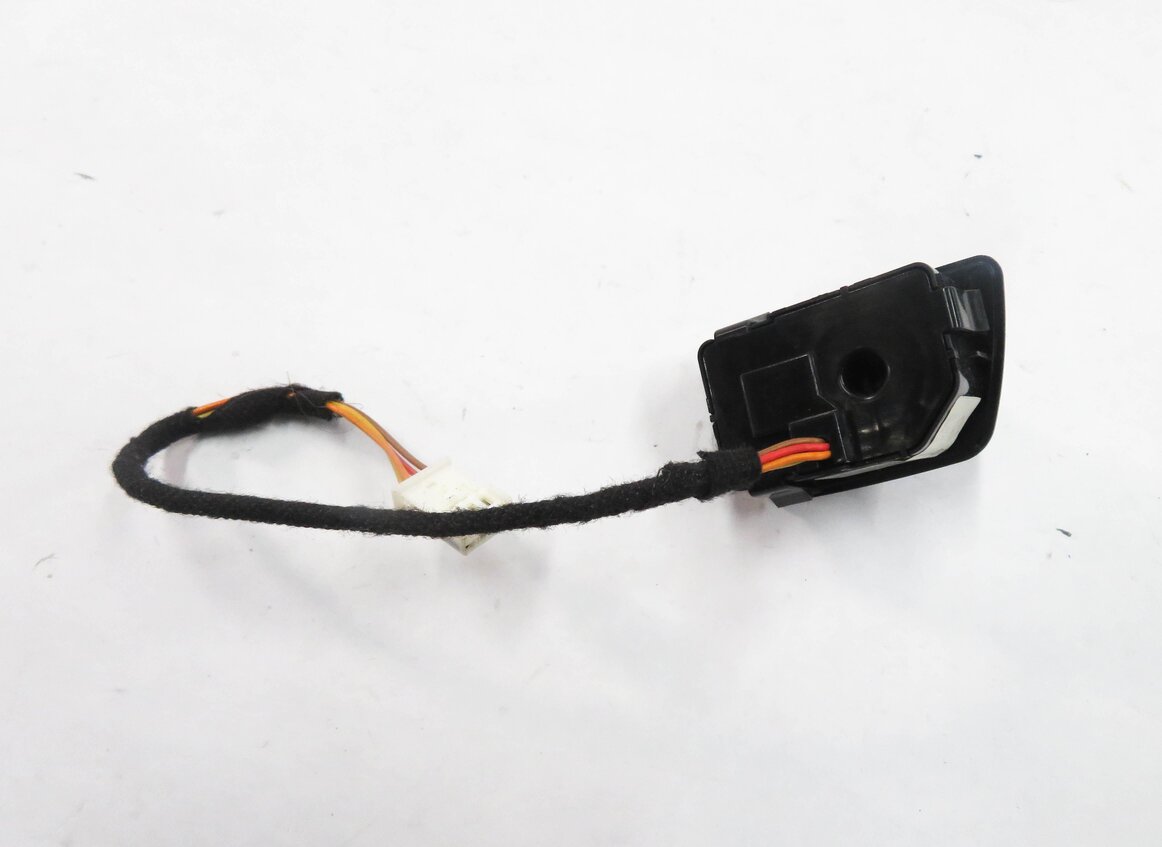 Thumbnail 6: 2009 BMW 750i (F01) HEATED STEERING POSITION ADJUSTMENT SWITCH