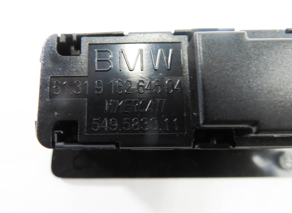 Thumbnail 8: 2009 BMW 750i (F01) REAR TRUNK LOCK / CLOSE SWITCH BUTTON