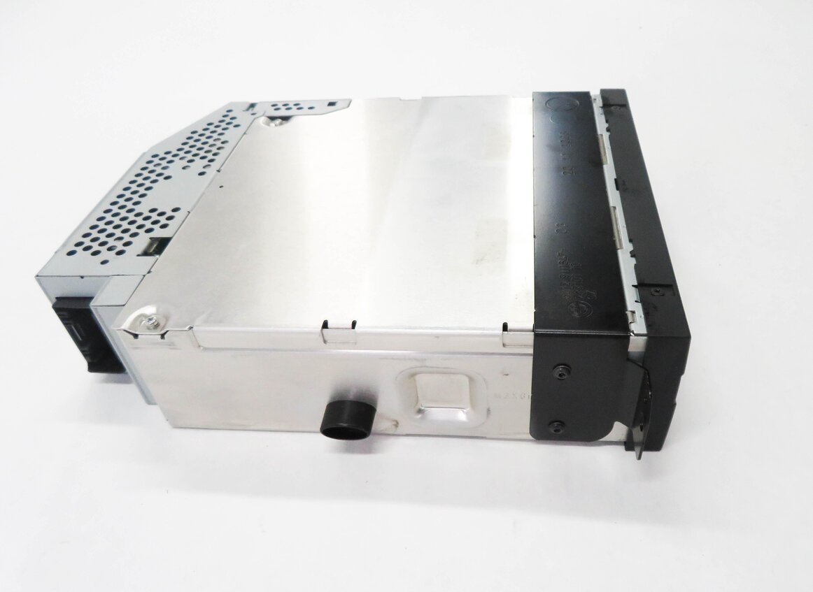Thumbnail 3: 2008-2010 BMW 750i X5 X6 Z4 (F01 E70 E71 E89) VIDEO PLAYER 6-DISC DVD CHANGER