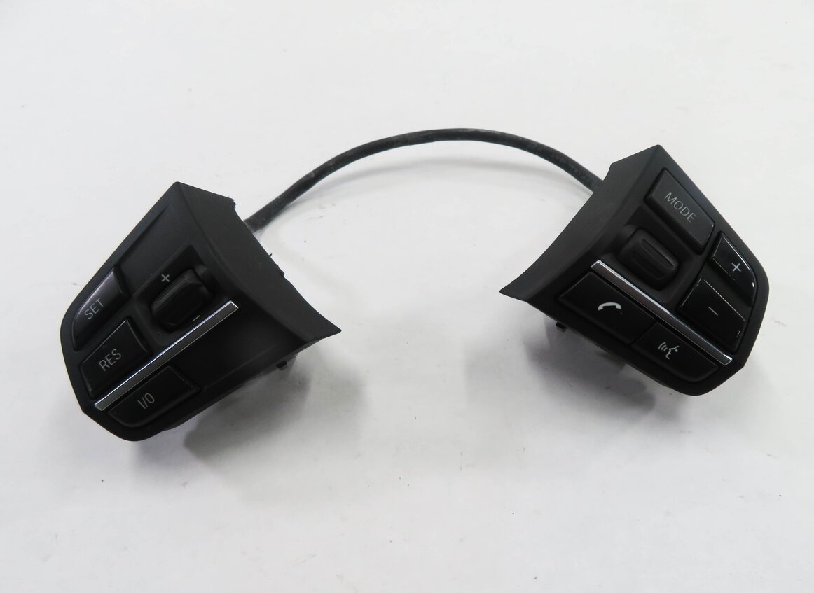 Thumbnail 2: 2009 BMW 750i (F01) CRUISE CONTROL PHONE MODE STEERING SWITCH BUTTON SET-2