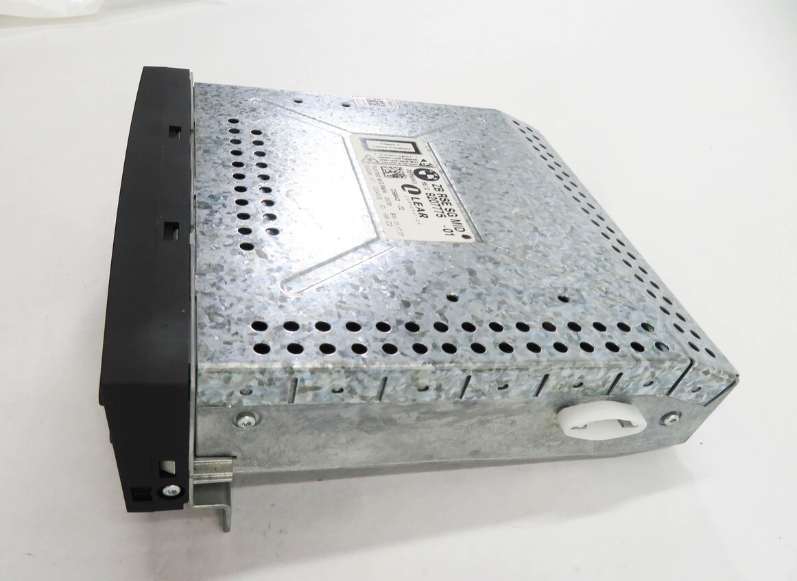 Thumbnail 3: 09-11 BMW 535iGT 550iGT 740i 750i 760i (F01 F02 F07) REAR DVD VIDEO DISC PLAYER