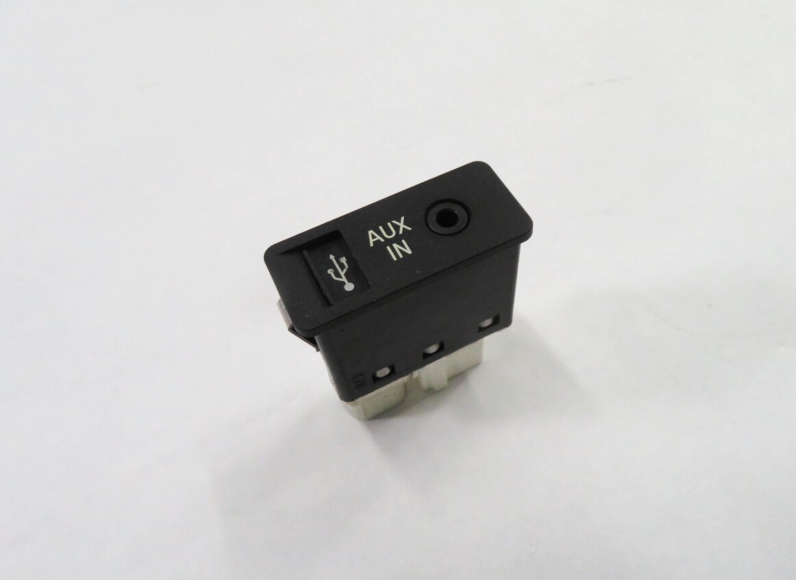 2009 BMW 750i (F01) RADIO STEREO MEDIA AUX AUXILIARY AUDIO IN INPUT JACK w/ USB