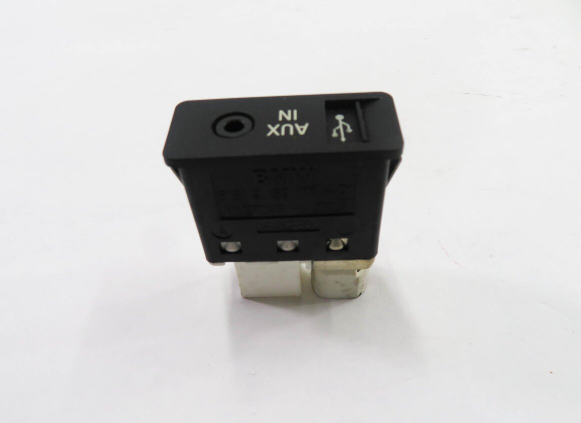 Thumbnail 6: 2009 BMW 750i (F01) RADIO STEREO MEDIA AUX AUXILIARY AUDIO IN INPUT JACK w/ USB