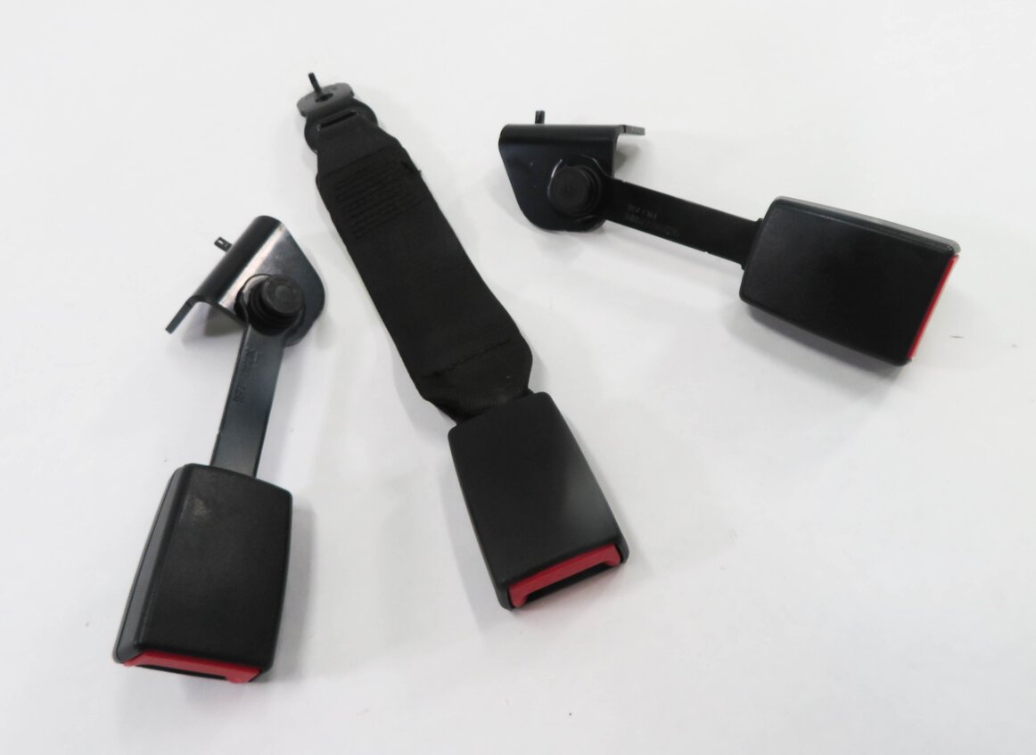 2009 BMW 750i (F01) REAR SEAT - SEATBELT BUCKLE RECEIVER SET-3 (BLACK)