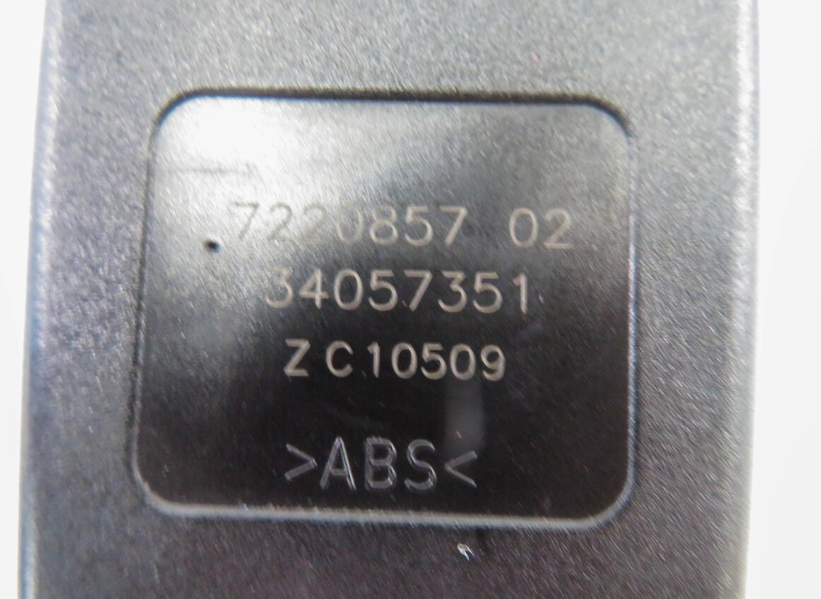 Thumbnail 10: 2009 BMW 750i (F01) REAR SEAT - SEATBELT BUCKLE RECEIVER SET-3 (BLACK)