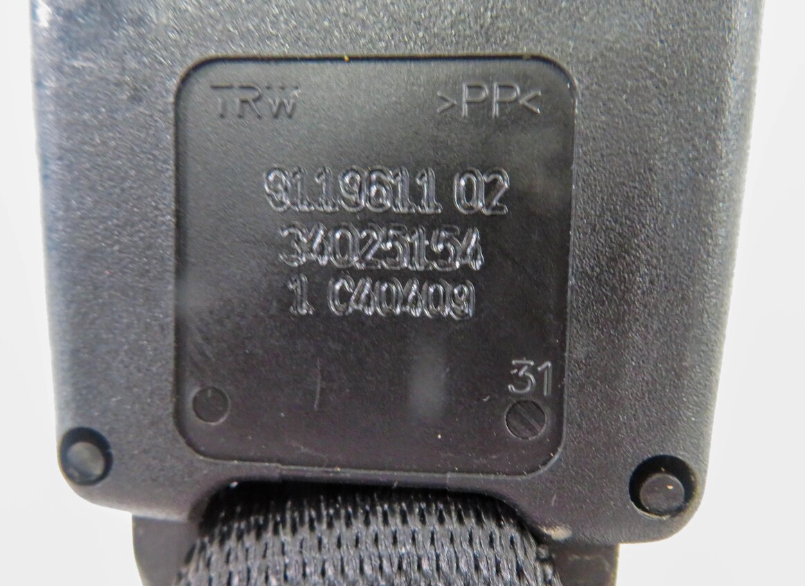 Thumbnail 11: 2009 BMW 750i (F01) REAR SEAT - SEATBELT BUCKLE RECEIVER SET-3 (BLACK)