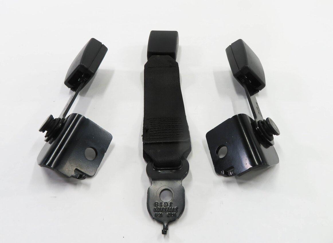 Thumbnail 6: 2009 BMW 750i (F01) REAR SEAT - SEATBELT BUCKLE RECEIVER SET-3 (BLACK)