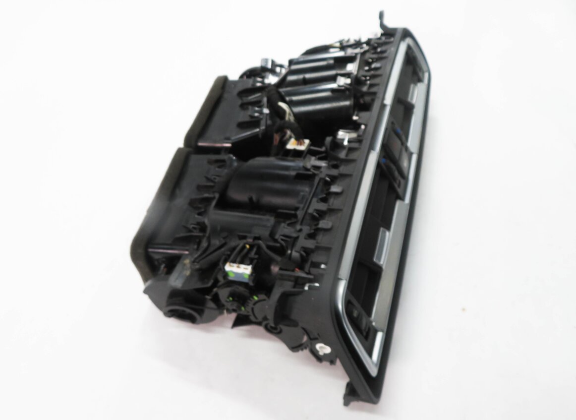 Thumbnail 5: 2009 BMW 750i (F01) CENTER DASH HEATER A/C AIR VENT w/ HAZARD & CENTRAL LOCK