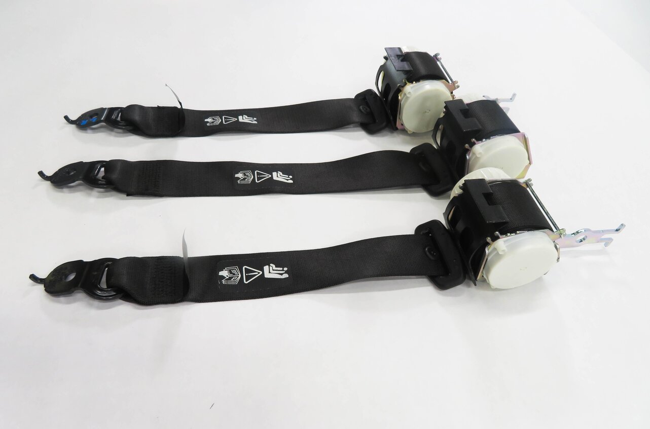 Thumbnail 3: 2009 BMW 750i (F01) REAR SEAT - SEATBELT RETRACTOR SET-3 (BLACK)