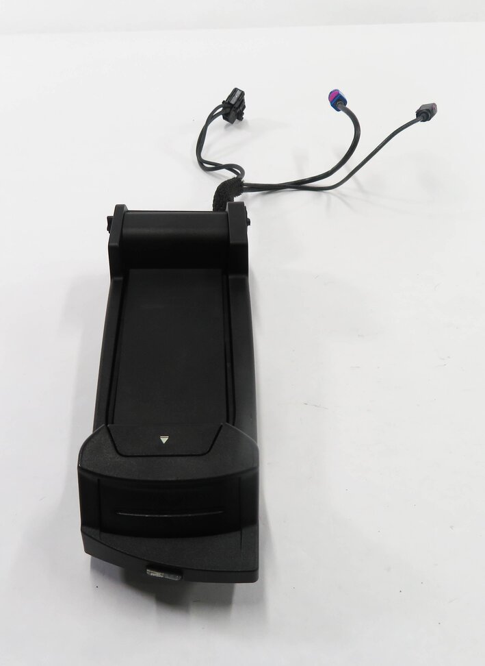 Thumbnail 2: 2009 BMW 750i (F01) FRONT CENTER CONSOLE CELL PHONE CRADLE DOCK