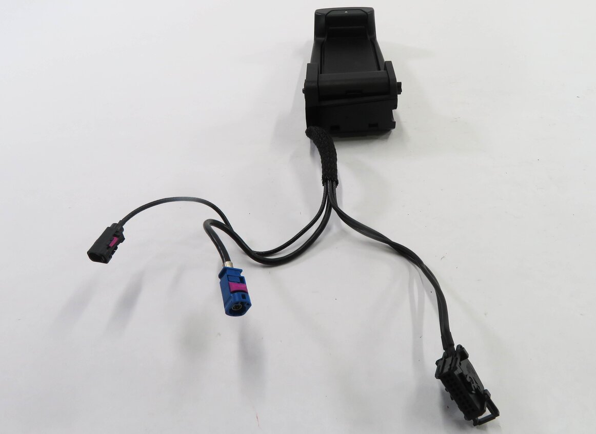 Thumbnail 6: 2009 BMW 750i (F01) FRONT CENTER CONSOLE CELL PHONE CRADLE DOCK