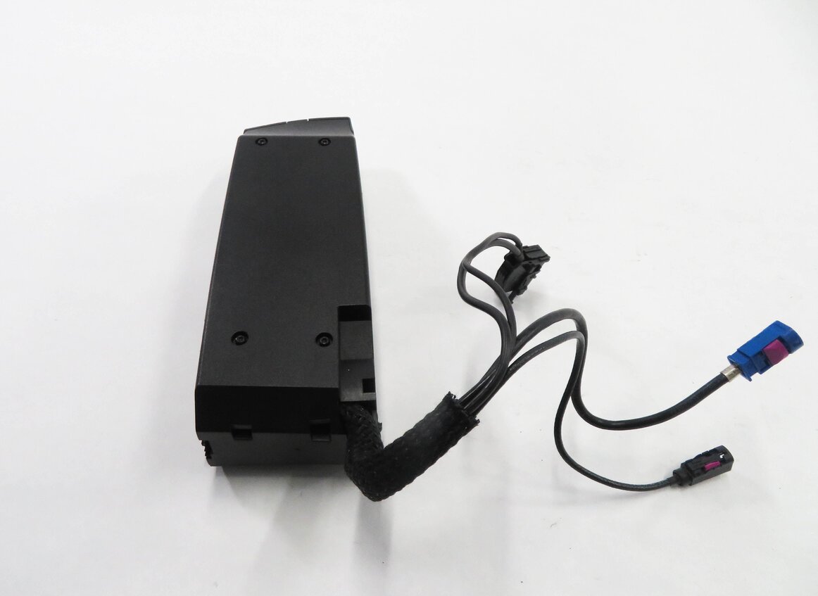 Thumbnail 7: 2009 BMW 750i (F01) FRONT CENTER CONSOLE CELL PHONE CRADLE DOCK