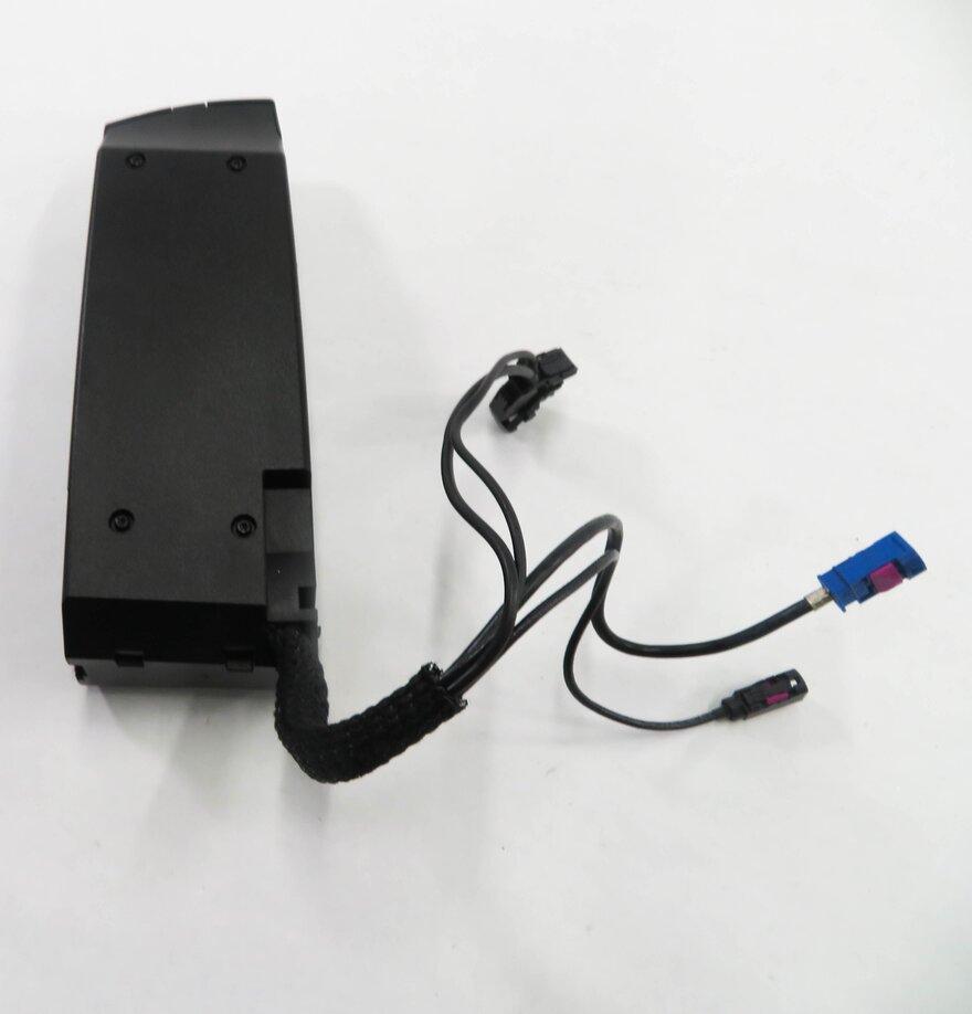 Thumbnail 8: 2009 BMW 750i (F01) FRONT CENTER CONSOLE CELL PHONE CRADLE DOCK