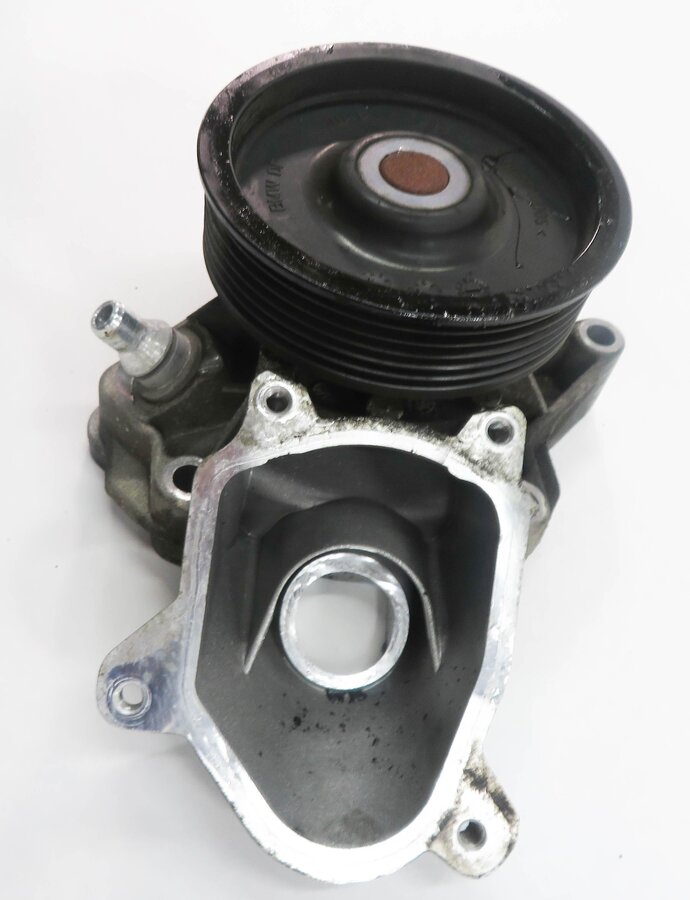 Thumbnail 5: 2009-2013 BMW 335D X5 (E90 E70) 3.0L M57Y DIESEL ENGINE - MECHANICAL WATER PUMP