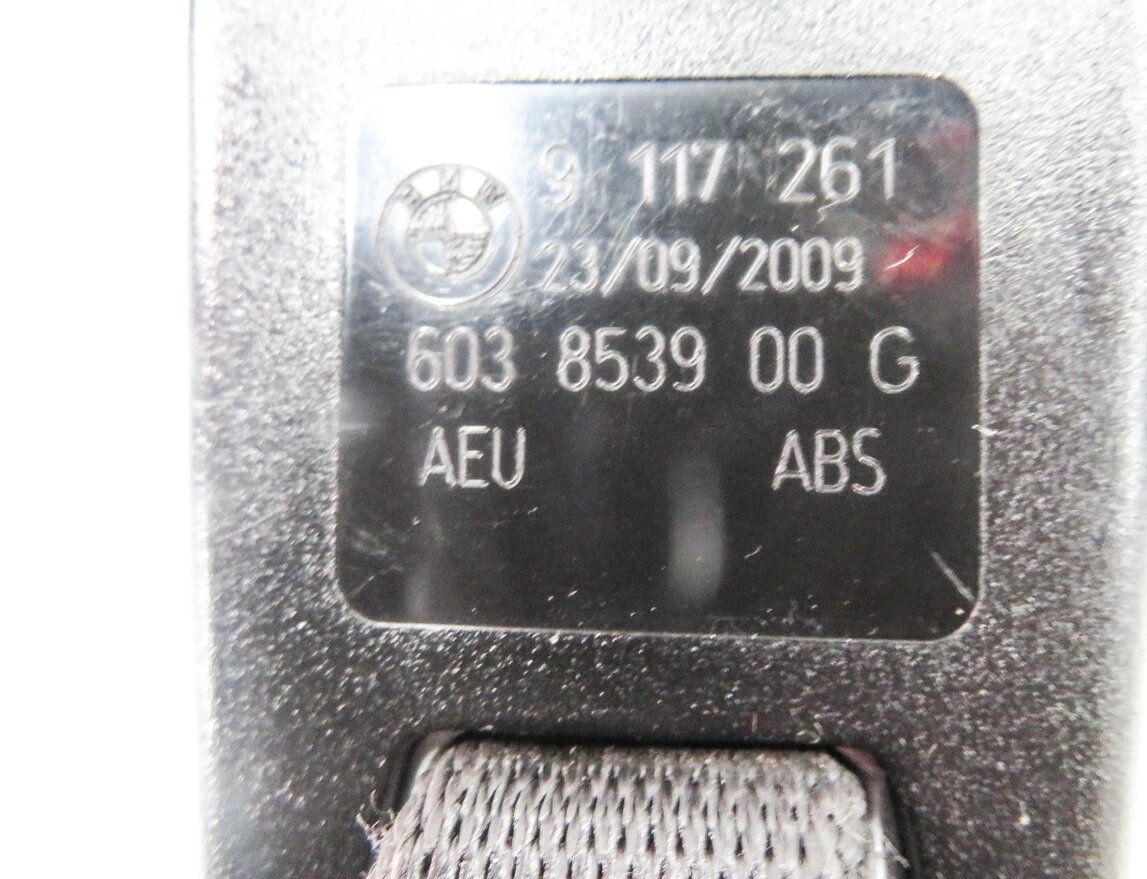 Thumbnail 10: 2010 BMW 335i (E90) REAR SEAT SEATBELT BUCKLE RECEIVER SET-3 (BLACK)