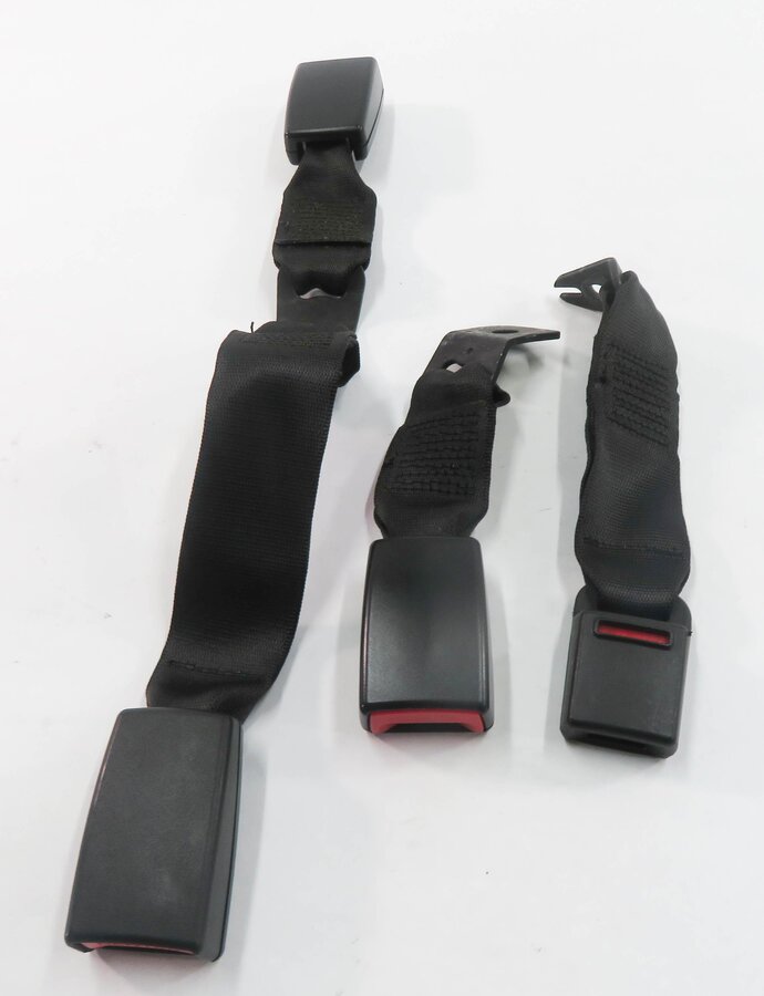 Thumbnail 2: 2010 BMW 335i (E90) REAR SEAT SEATBELT BUCKLE RECEIVER SET-3 (BLACK)