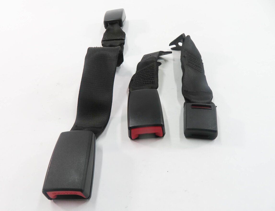 Thumbnail 3: 2010 BMW 335i (E90) REAR SEAT SEATBELT BUCKLE RECEIVER SET-3 (BLACK)