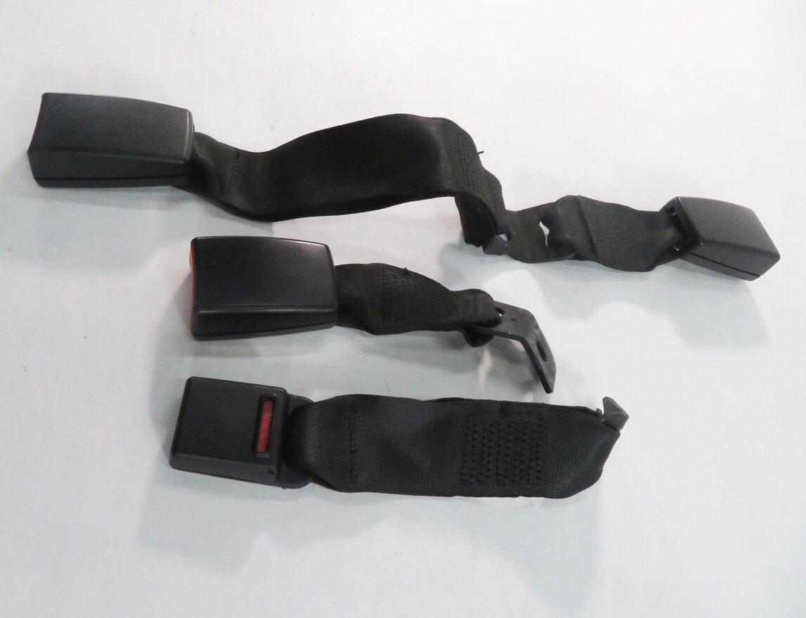 Thumbnail 4: 2010 BMW 335i (E90) REAR SEAT SEATBELT BUCKLE RECEIVER SET-3 (BLACK)