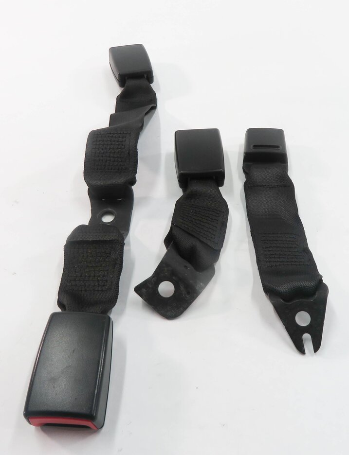 Thumbnail 6: 2010 BMW 335i (E90) REAR SEAT SEATBELT BUCKLE RECEIVER SET-3 (BLACK)