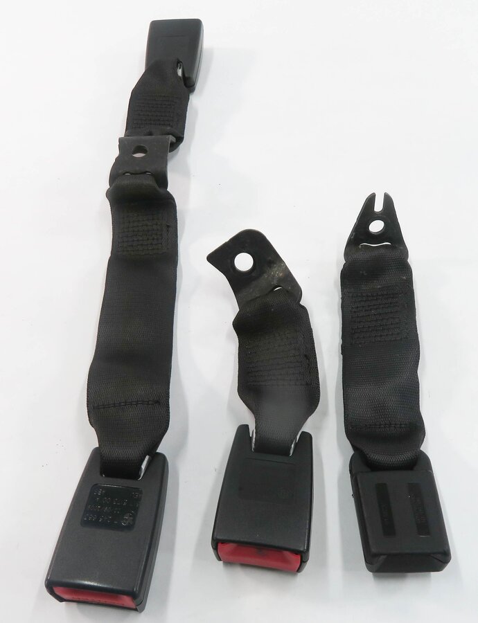 Thumbnail 7: 2010 BMW 335i (E90) REAR SEAT SEATBELT BUCKLE RECEIVER SET-3 (BLACK)