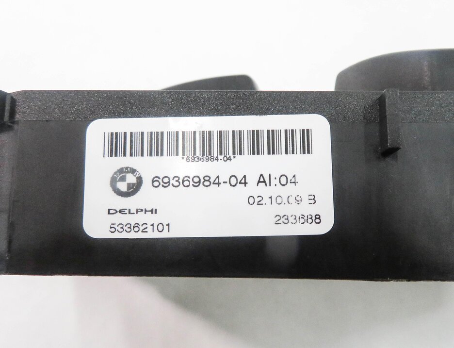 Thumbnail 8: 2009-2011 BMW 335i (E90) RIGHT FRONT PASSENGER POWER SEAT ADJUSTMENT SWITCH