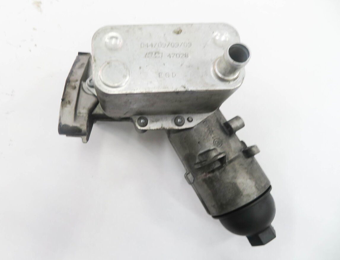 Thumbnail 10: 2010 BMW 335D (E90) 3.0L M57Y DIESEL ENGINE - OIL FILTER HOUSING w/ COOLER