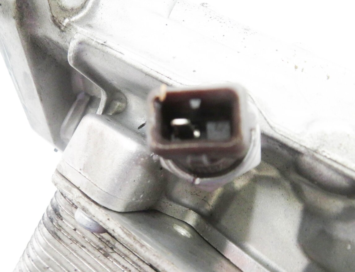 Thumbnail 12: 2010 BMW 335D (E90) 3.0L M57Y DIESEL ENGINE - OIL FILTER HOUSING w/ COOLER