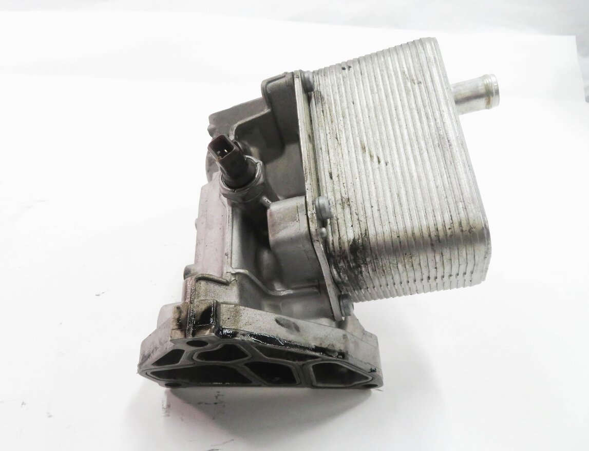 Thumbnail 7: 2010 BMW 335D (E90) 3.0L M57Y DIESEL ENGINE - OIL FILTER HOUSING w/ COOLER