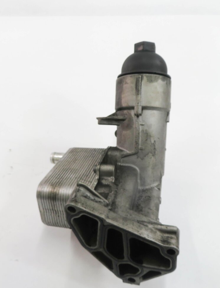 Thumbnail 8: 2010 BMW 335D (E90) 3.0L M57Y DIESEL ENGINE - OIL FILTER HOUSING w/ COOLER