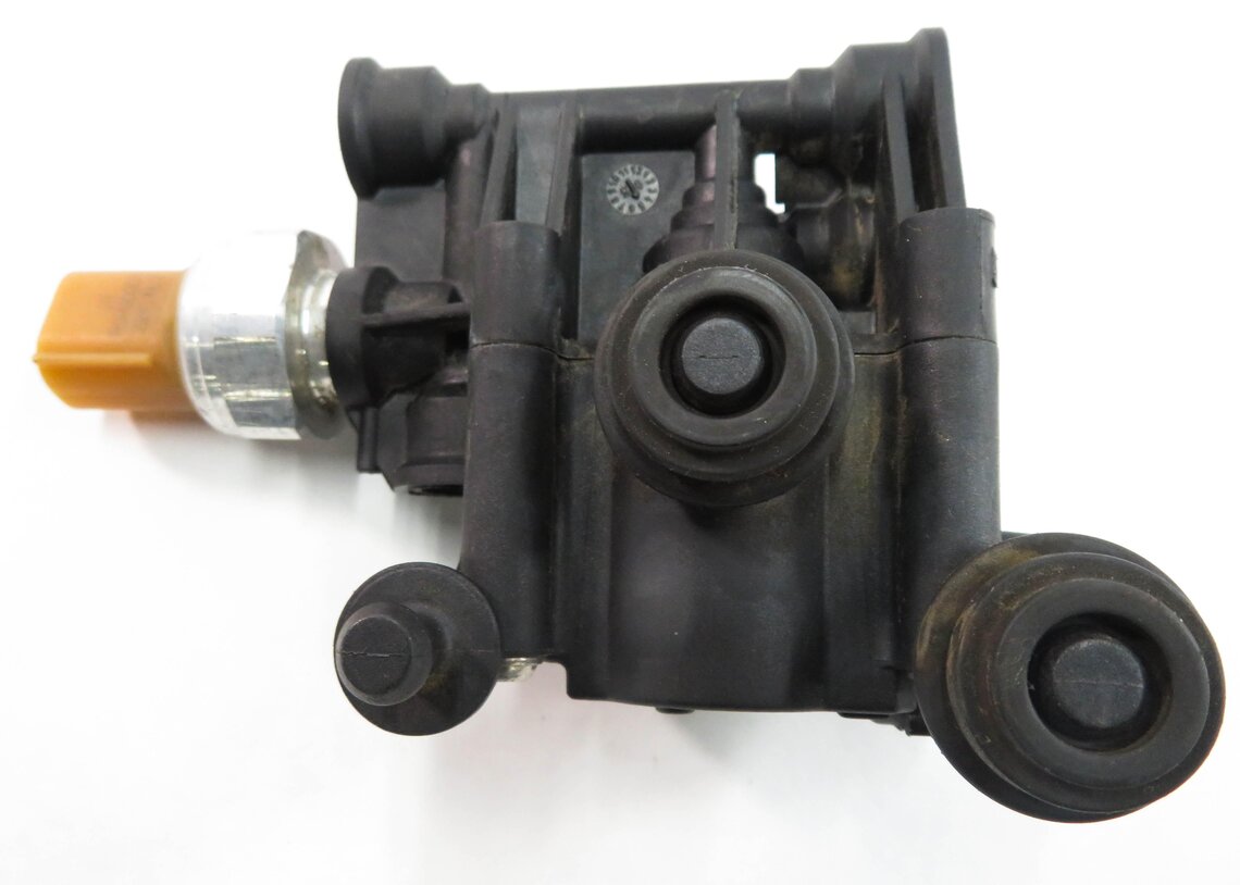 Thumbnail 7: 2006 RANGE ROVER SPORT (L320) AIR SUSPENSION VALVE BLOCK SET-3