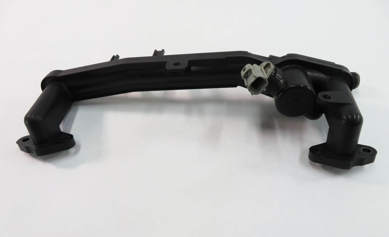 Thumbnail 3: 2006 RANGE ROVER SPORT (L320) 4.4L V8 ENGINE COOLANT CROSSOVER PIPE